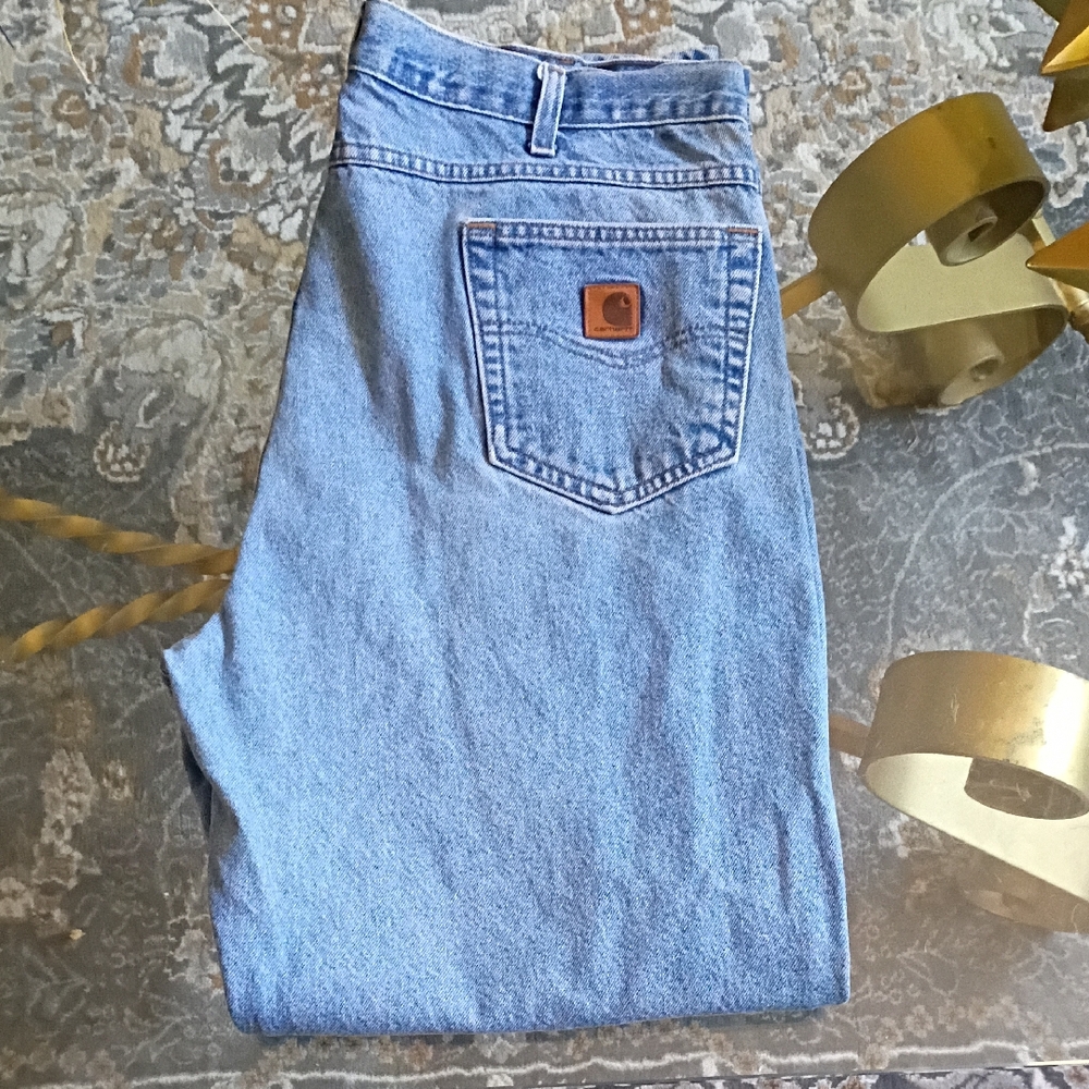 Carhartt B17 DST Darkstone Relaxed Fit Jeans, made of 100% cotton. Size 42x34